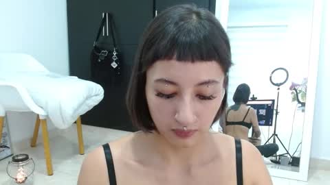 Snapshot of vandalovee chatting on 02/17/25, 09:03 Babi Alu online show from 02/17/25, 09:03