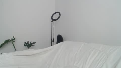 Snapshot of vandalovee chatting on 02/24/25, 09:20 Babi Alu online show from 02/24/25, 09:20