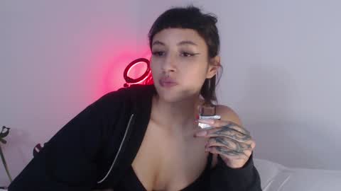 Snapshot of vandalovee chatting on 02/26/25, 01:53 Babi Alu online show from 02/26/25, 01:53