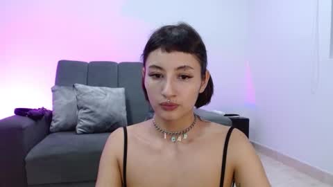 Snapshot of vandalovee chatting on 02/27/25, 05:45 Babi Alu online show from 02/27/25, 05:45