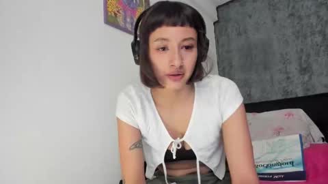 Snapshot of vandalovee chatting on 03/04/25, 08:27 Babi Alu online show from 03/04/25, 08:27