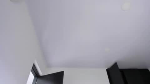 Snapshot of vandalovee chatting on 09/24/25, 11:57 Babi Alu online show from 09/24/25, 11:57