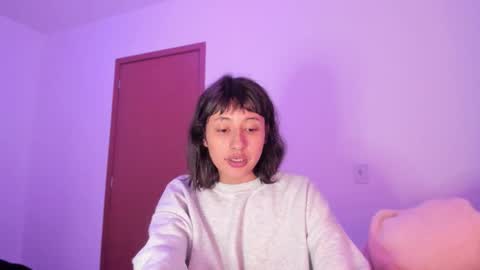 Snapshot of vandalovee chatting on 10/21/25, 11:38 Babi Alu online show from 10/21/25, 11:38