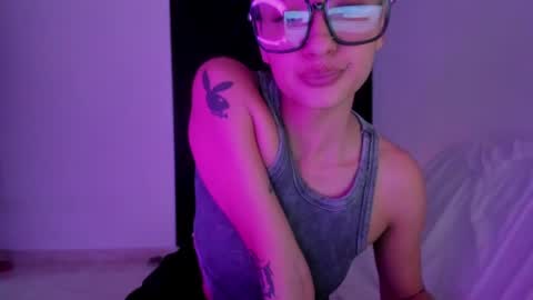Snapshot of vandalovee chatting on 06/16/26, 10:34 Babi Alu online show from 06/16/26, 10:34