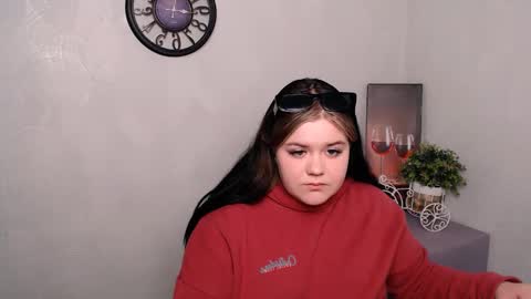 Snapshot of vandaray_ chatting on 03/08/25, 04:17 Vanda online show from 03/08/25, 04:17