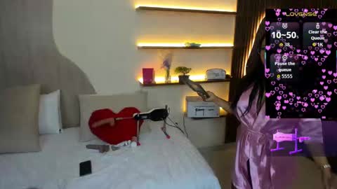 V A N E  online show from 09/19/25, 12:34