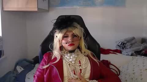 Snapshot of vanesacrossri chatting on 10/19/25, 07:09 vanesacrossri online show from 10/19/25, 07:09