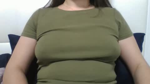 Snapshot of vanesajewel chatting on 11/03/25, 09:59 VanesaJewel online show from 11/03/25, 09:59