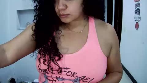 Snapshot of vanesam chatting on 10/19/25, 05:19 vanessa and samantha online show from 10/19/25, 05:19