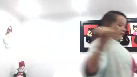 Snapshot of vanesam chatting on 12/15/25, 11:47 vanessa and samantha online show from 12/15/25, 11:47