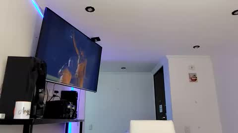 Snapshot of vanesam chatting on 03/12/26, 07:36 vanessa and samantha online show from 03/12/26, 07:36