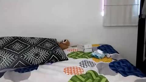 Snapshot of vanesam chatting on 04/12/26, 05:29 vanessa and samantha online show from 04/12/26, 05:29