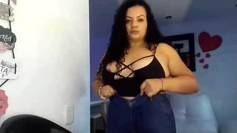 Snapshot of vanesam chatting on 04/16/26, 09:39 vanessa and samantha online show from 04/16/26, 09:39