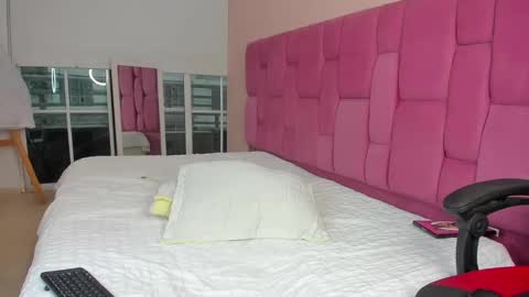 Snapshot of vaness_dior chatting on 02/13/25, 08:34 vaness_dior online show from 02/13/25, 08:34