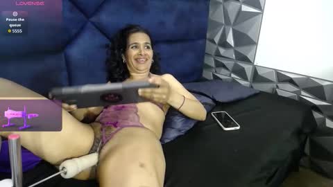 Snapshot of vanessa_7_ chatting on 11/08/25, 09:02 Vanessa online show from 11/08/25, 09:02