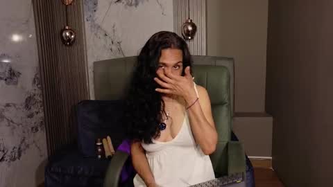 Snapshot of vanessa_7_ chatting on 12/05/25, 08:38 Vanessa online show from 12/05/25, 08:38