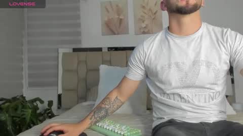 Vanessa  Please help me with your thumbs up its important  online show from 01/13/26, 03:23