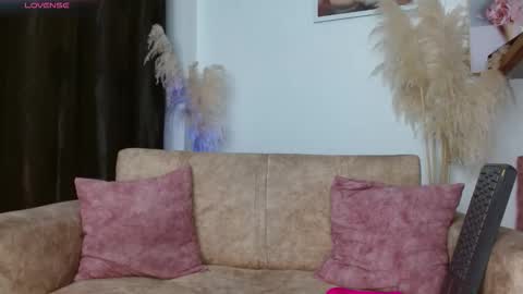 VANESSA BRETT online show from 02/16/26, 04:52