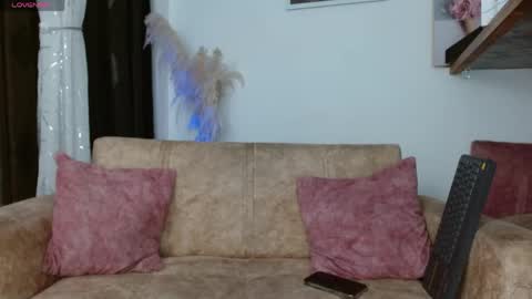Snapshot of vanessa_brett_1 chatting on 04/30/26, 01:23 vanessa online show from 04/30/26, 01:23