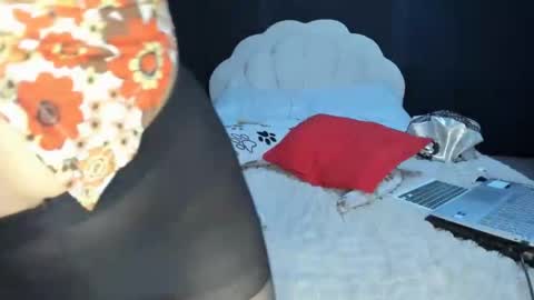 Vanessa online show from 12/13/24, 01:37