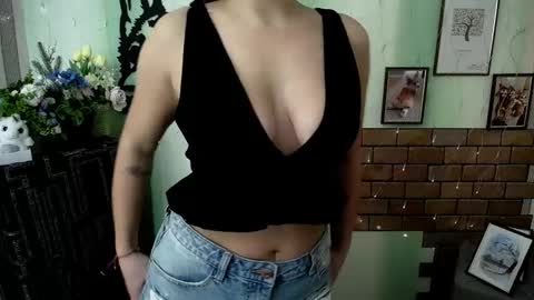 Vanessa online show from 02/12/25, 06:08