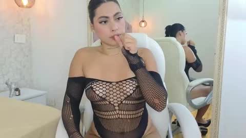 Vanessa  online show from 11/10/25, 09:03