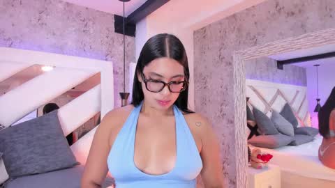 Snapshot of vanessa_rain_ chatting on 05/27/26, 08:39 Vanessa online show from 05/27/26, 08:39