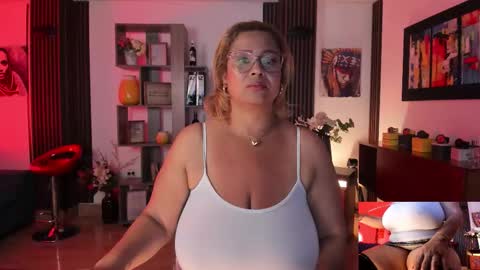 vanessa_sterling online show from 11/18/25, 09:08