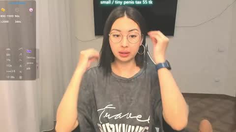 Snapshot of vanessa_sxy chatting on 05/18/26, 04:57 Vanessa online show from 05/18/26, 04:57