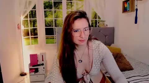 Snapshot of vanessa_udream chatting on 06/17/26, 06:53 Vanessa online show from 06/17/26, 06:53