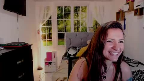 Snapshot of vanessa_udream chatting on 07/02/26, 06:25 Vanessa online show from 07/02/26, 06:25