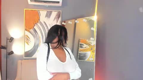 Snapshot of vanessa_wild1 chatting on 06/13/26, 06:28 vanessa_wild1 online show from 06/13/26, 06:28