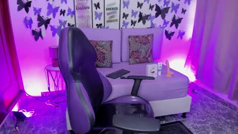 Vanessa  online show from 02/10/25, 12:18