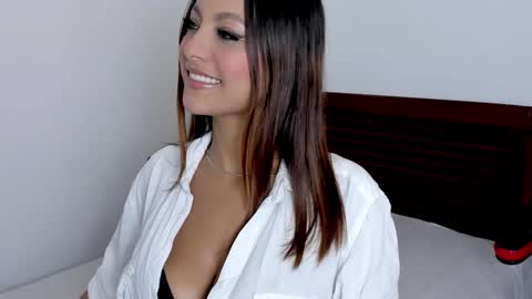 Snapshot of vanessaa_squirt chatting on 02/01/26, 03:05 vanessaa_squirt online show from 02/01/26, 03:05