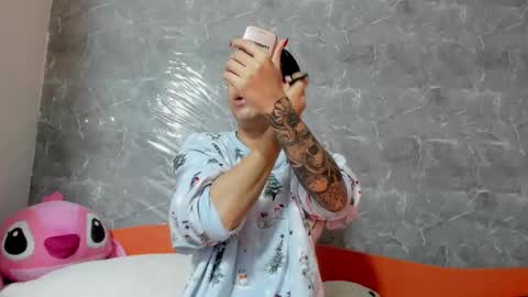 vanessaadol online show from 02/13/25, 09:51