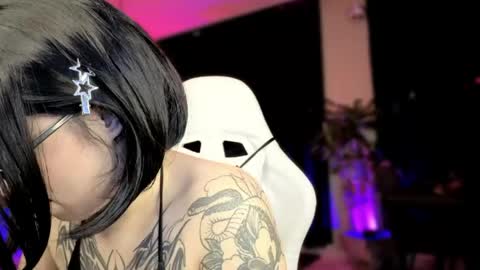 Snapshot of vanessablackrose chatting on 06/08/26, 01:28 Vanessa online show from 06/08/26, 01:28