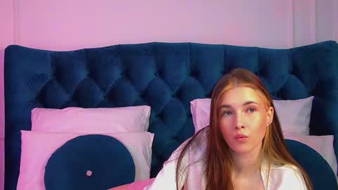 Snapshot of vanessacelesti chatting on 03/18/26, 06:16 Vanessa online show from 03/18/26, 06:16