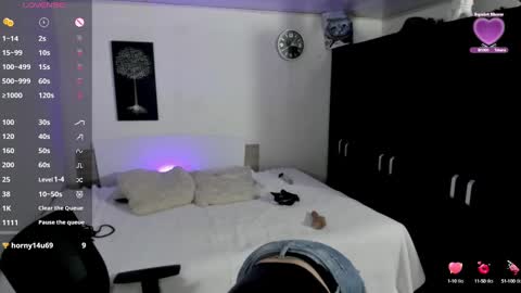 Snapshot of vanessadirtyl chatting on 01/25/25, 06:34 Angie  online show from 01/25/25, 06:34