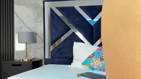 Vanessa Hard online show from 01/17/26, 07:50