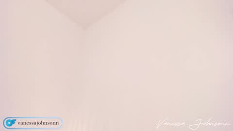 vanessajohnsonn online show from 12/19/24, 02:45
