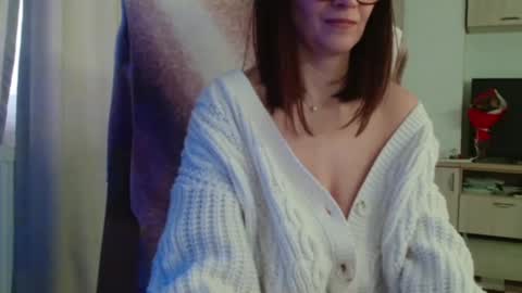 Snapshot of vanessalarahot chatting on 12/30/24, 07:37 Vanessa online show from 12/30/24, 07:37