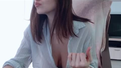 Snapshot of vanessalarahot chatting on 03/07/25, 11:07 Vanessa online show from 03/07/25, 11:07