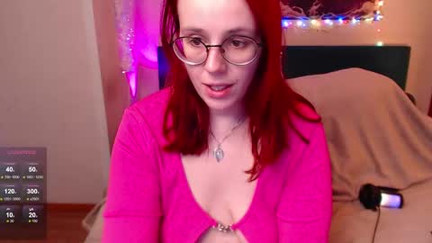 Snapshot of vanessalincum chatting on 02/14/25, 05:51 Vanessa follow me -  I will answer you there at any time online show from 02/14/25, 05:51