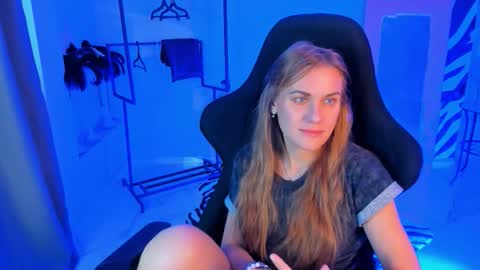 Vanessa online show from 10/27/25, 06:17
