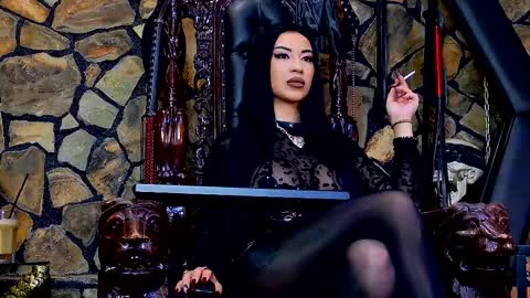 Miss Vanessa online show from 10/18/25, 12:06