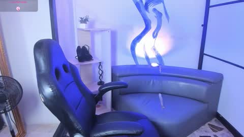 Snapshot of vanessascott_ chatting on 12/04/25, 06:23 vanessascott_ online show from 12/04/25, 06:23