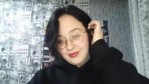 Snapshot of vanessashadow chatting on 11/26/25, 06:53 vanessashadow online show from 11/26/25, 06:53