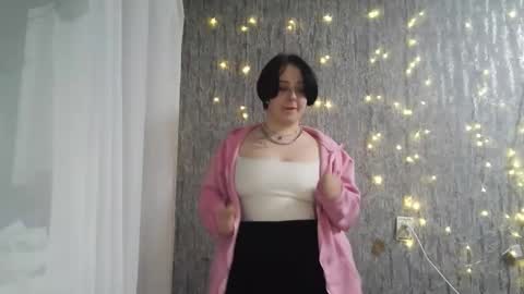 Snapshot of vanessashadow chatting on 03/04/26, 04:02 vanessashadow online show from 03/04/26, 04:02