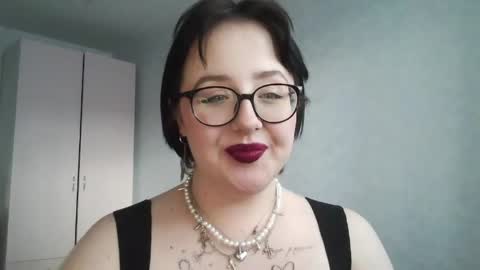 Snapshot of vanessashadow chatting on 04/27/26, 02:37 vanessashadow online show from 04/27/26, 02:37