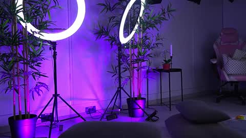 Snapshot of vanessasimon chatting on 01/11/25, 12:40 Vanessa Simon online show from 01/11/25, 12:40